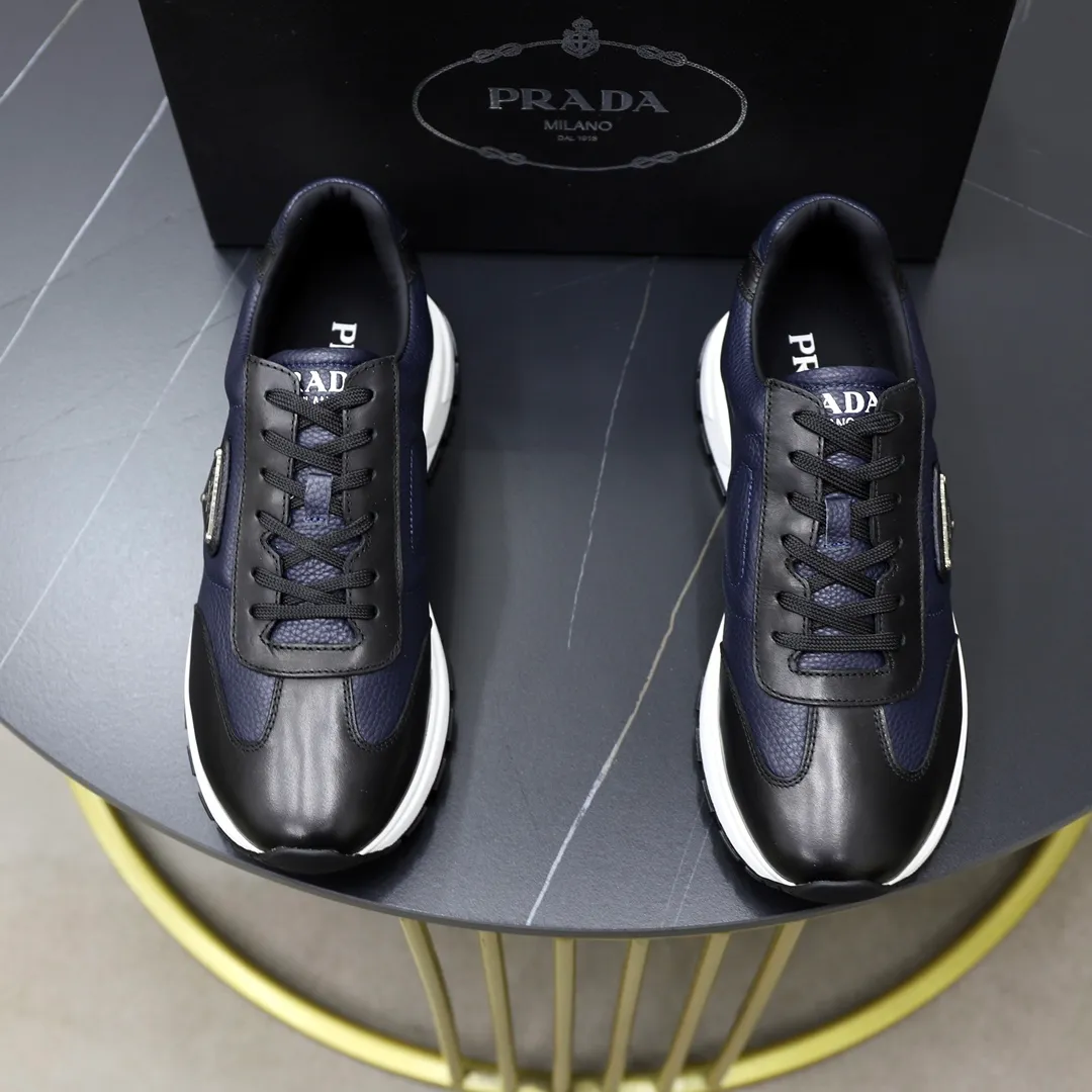 Factory price: 720💰Top original order Brand: PRADA (Prada) Standard code: Men's size 38/44 (45 can be customized) Grade: Same as the official website Material: Original cowhide leather lining Original combination two-color wear-resistant soft outsole Style category: Leisure and sports version Young fashion European and American trend British style Color: Actual picture color